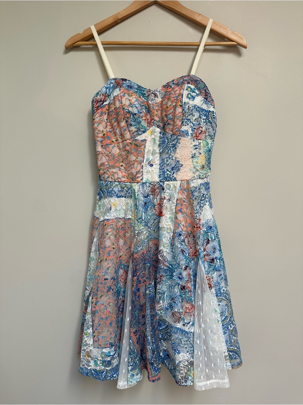 Lily Rose Floral Patchwork Lace Panel Mini Dress Women’s Medium